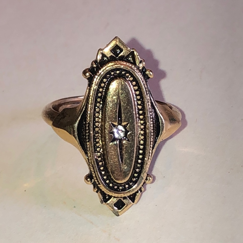 Avon Vintage Gold Tone Vintage Starburst Oval Ring